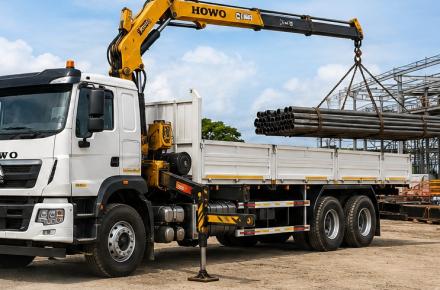 HOWO HIAB 5 t truck crane